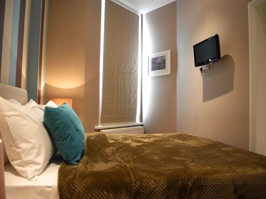 Hotel Ravna Gora London Exterior foto