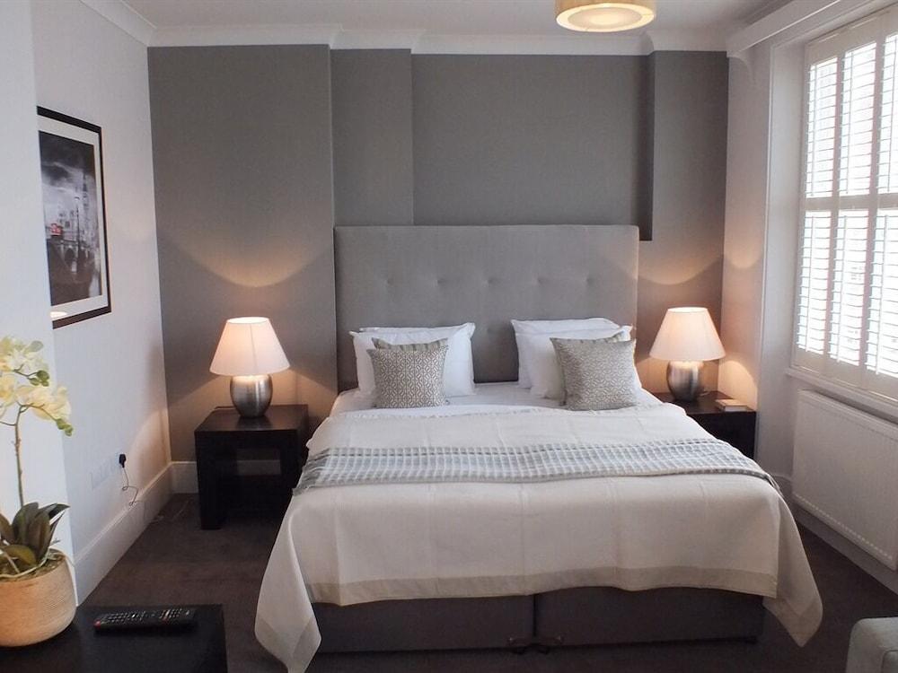 Hotel Ravna Gora London Exterior foto