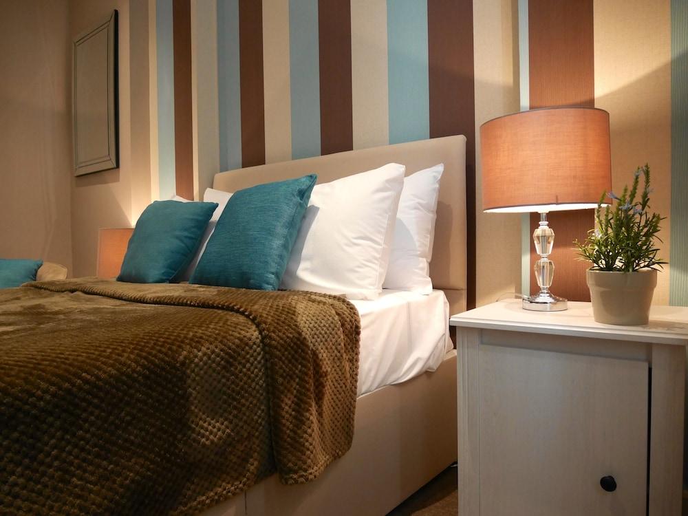 Hotel Ravna Gora London Exterior foto