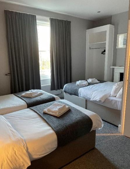 Hotel Ravna Gora London Zimmer foto