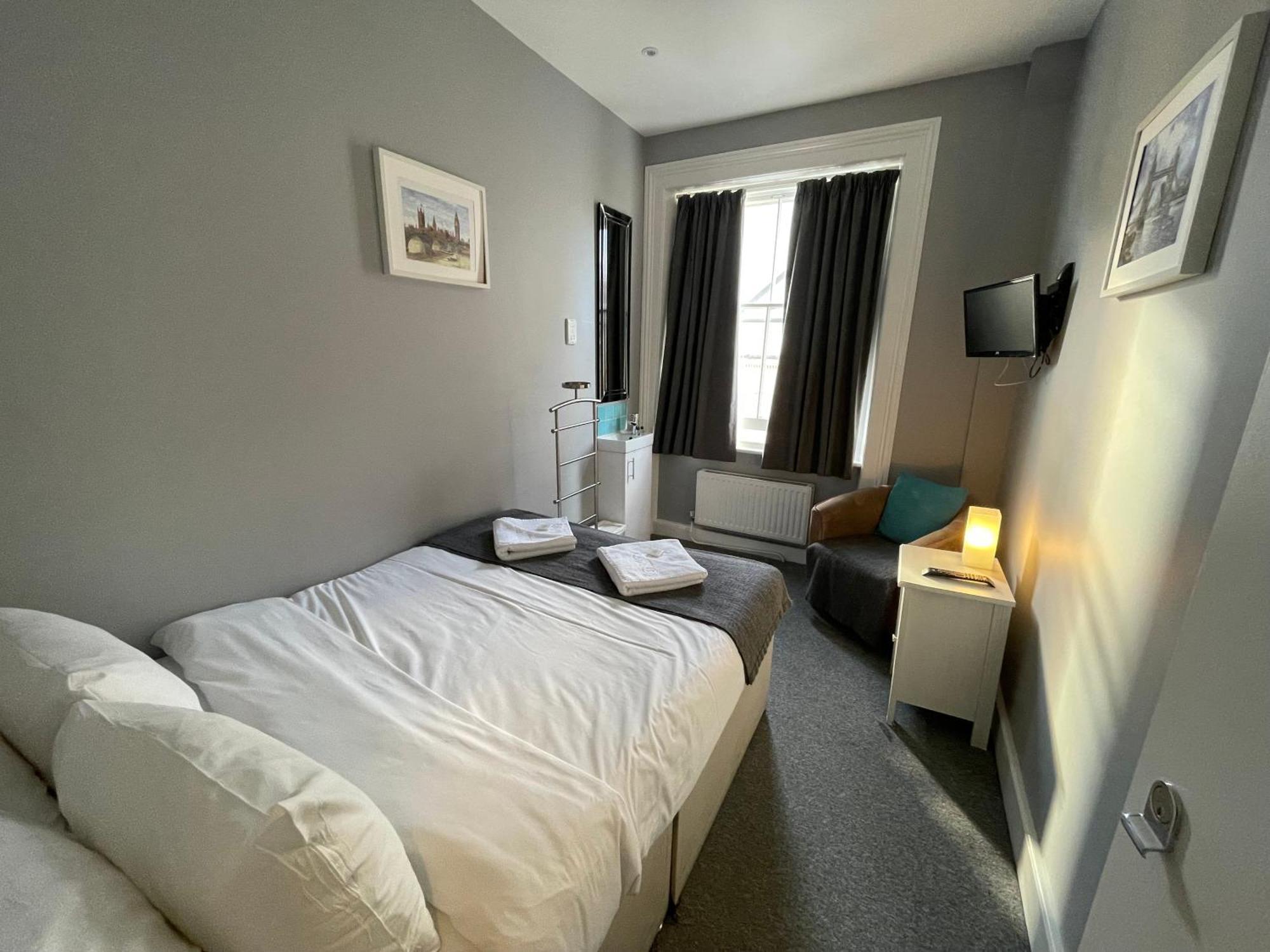 Hotel Ravna Gora London Zimmer foto