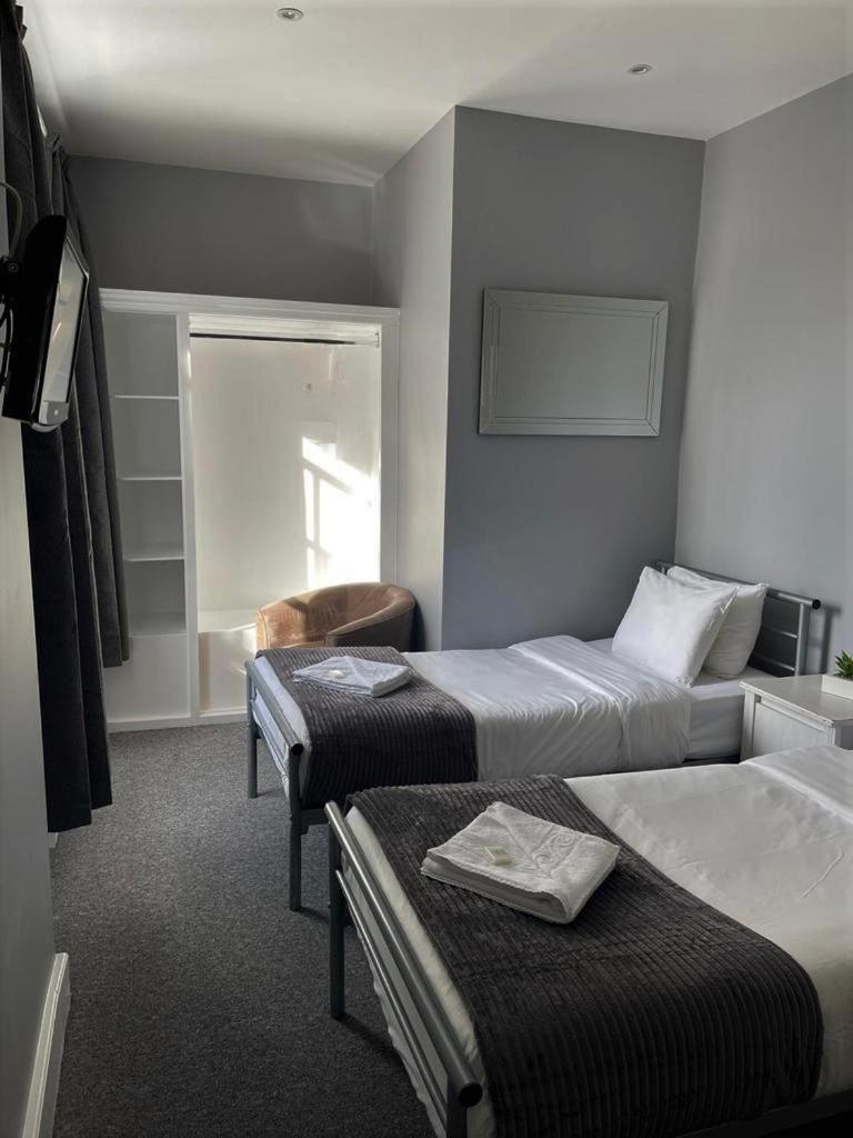 Hotel Ravna Gora London Zimmer foto