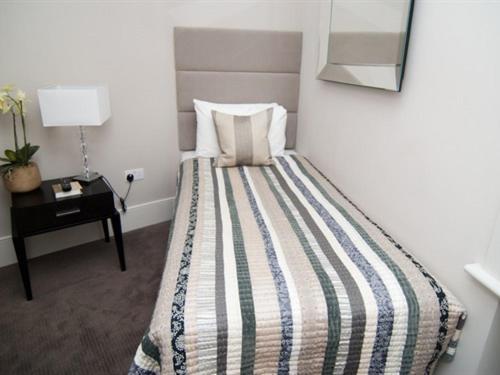 Hotel Ravna Gora London Zimmer foto